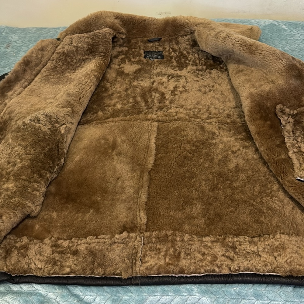 Men’s Leather and Real Sheepskin Coat - Picture 6 of 9